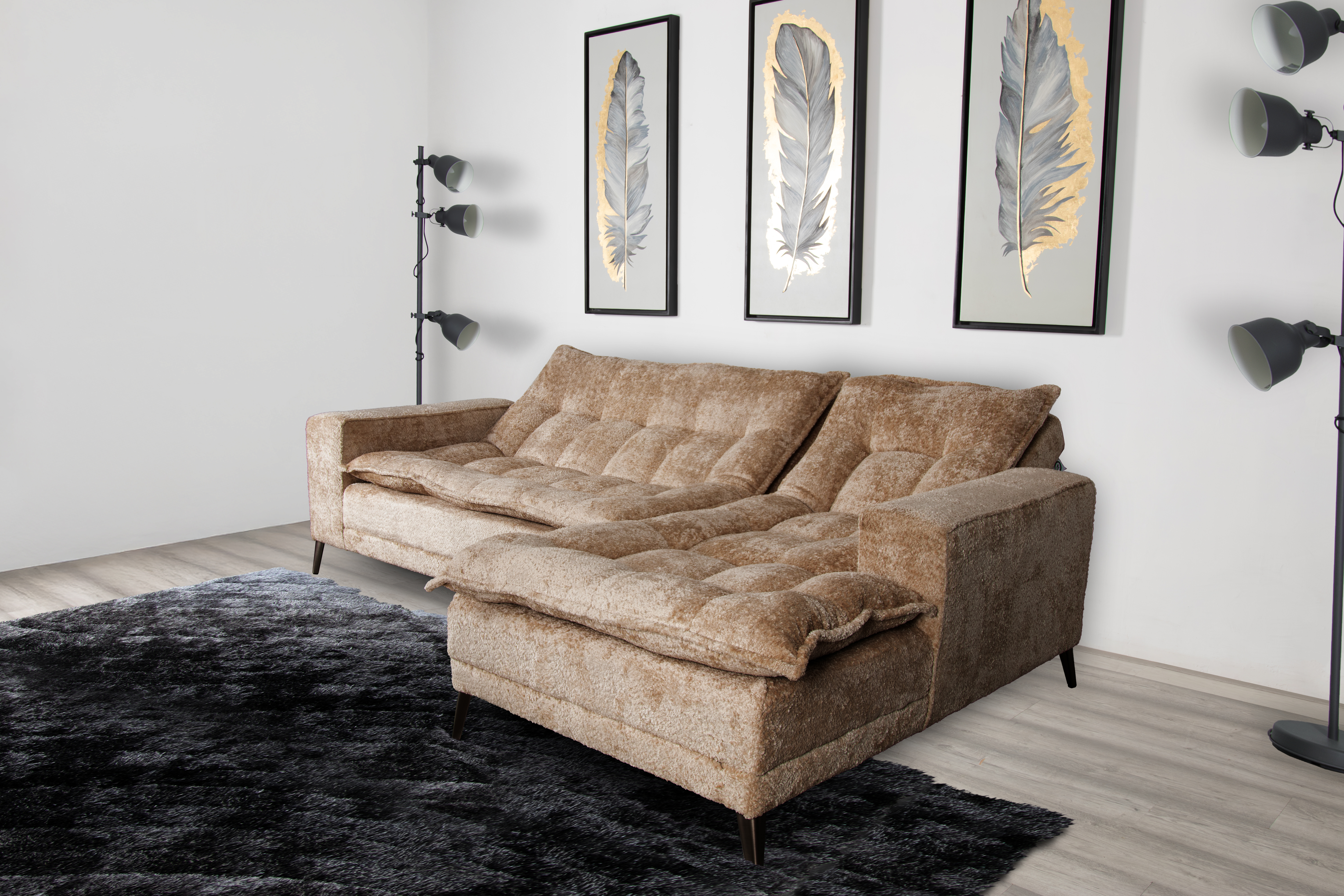 M & E MUEBLES 
